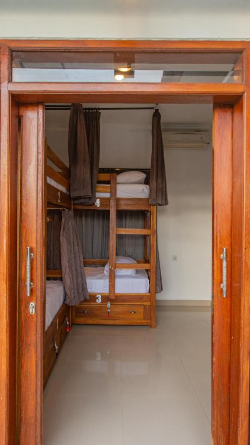 Zentiga Surf Hostel Canggu  Luaran gambar