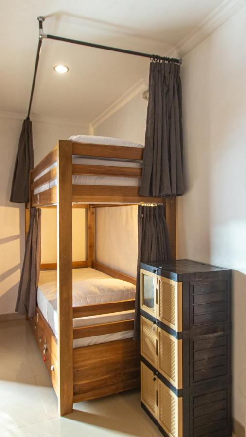 Zentiga Surf Hostel Canggu  Luaran gambar