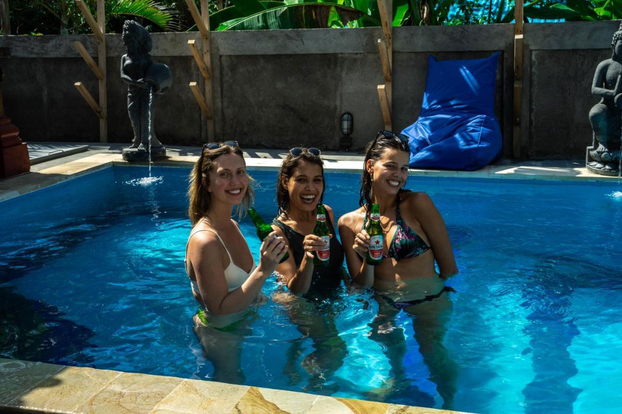 Zentiga Surf Hostel Canggu  Luaran gambar